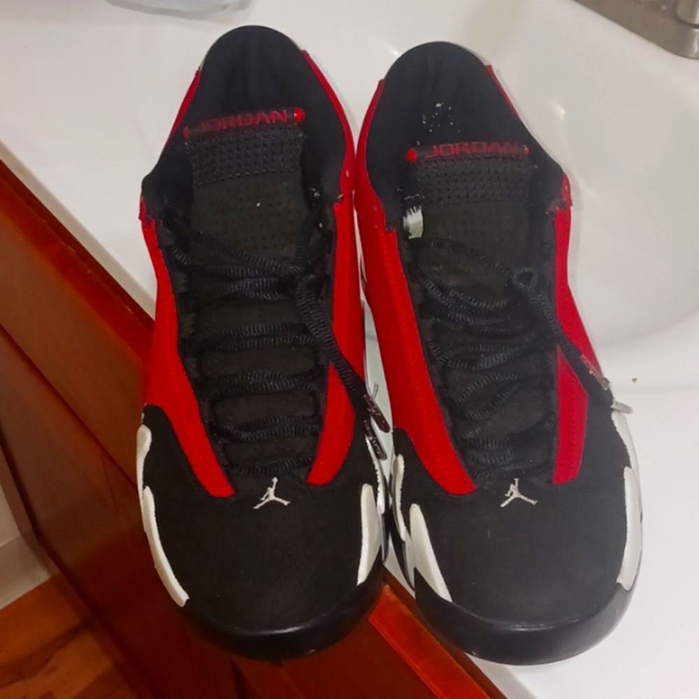 I'm Selling Jordan's Got Them From Stockx